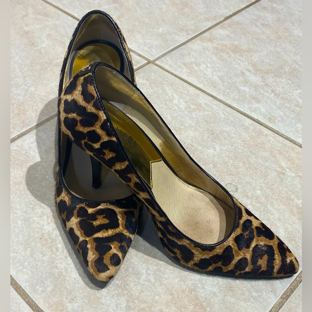 Michael Kors leopard print shoes. Size 7M.